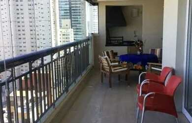 Imagem: O depósito possui 3 Vagas na garagem e 189m² de Área e está