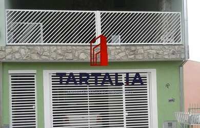 Imagem: A casa possui 4 Dormitórios, 2 Banheiros, 2 Vagas na garagem