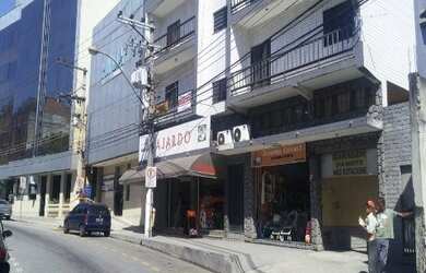 Imagem: O apartamento possui 3 Dormitórios, 1 Banheiro, 1 Vaga na garagem