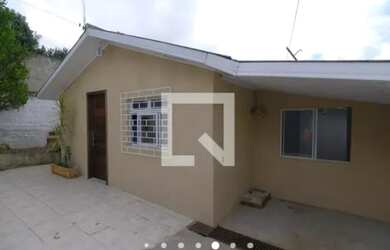 Imagem: A casa possui 2 Dormitórios, 1 Banheiro, 1 Vaga na garagem