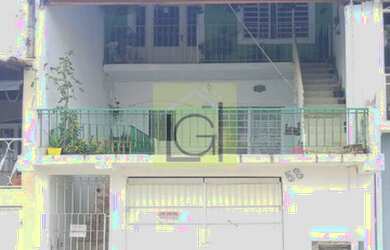 Imagem: A casa possui 5 Dormitórios, 2 Banheiros, 2 Vagas na garagem