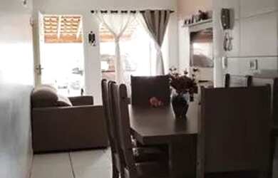 Imagem: A casa em condomínio à venda possui 3 Dormitórios, 1 Banheiro