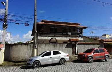 Imagem: A casa em condomínio possui 4 Dormitórios, 3 Banheiros, 5