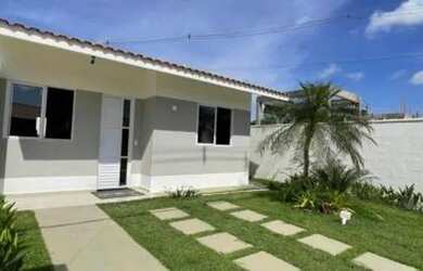 Imagem: A casa possui 3 Dormitórios, 1 Banheiro, 3 Vagas na garagem