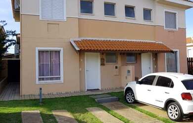 Imagem: A casa em condomínio possui 3 Dormitórios, 3 Banheiros, 2