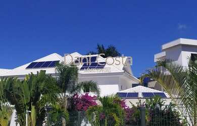 Imagem: A casa em condomínio possui 4 Dormitórios, 5 Banheiros, 3