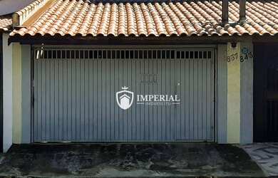 Imagem: A casa possui 2 Dormitórios, 1 Banheiro, 2 Vagas na garagem