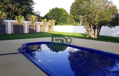 Imagem: A casa em condomínio à venda possui 3 Dormitórios, 1 Banheiro