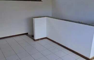 Imagem: A casa possui 3 Dormitórios, 3 Banheiros, 1 Vaga na garagem