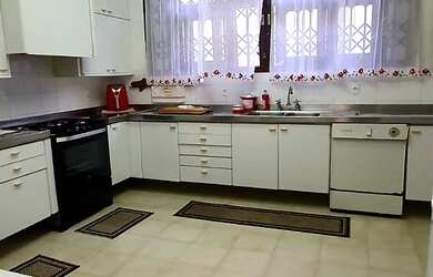 Imagem 9: Luxuosa residência. Piscina, Varanda, 780m² de Áreae4 Vagas na garagem