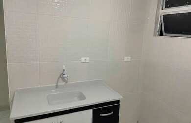 Imagem: A casa em condomínio possui 1 Dormitório, 1 Banheiro, 50m²