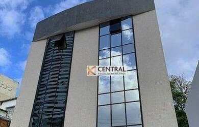 Imagem: O depósito possui 4 Vagas na garagem, 460m² de Área e está