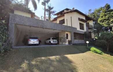 Imagem: A casa em condomínio possui 4 Dormitórios, 5 Banheiros, 5