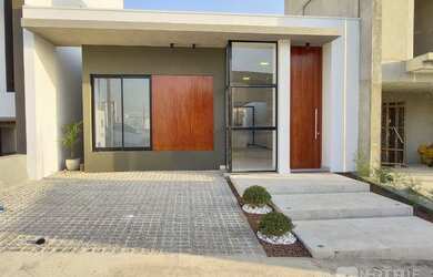 Imagem: A casa em condomínio possui 3 Dormitórios, 2 Banheiros, 2