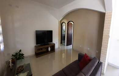 Imagem 8: Casa com piscina para venda no Jardim Aruan em Caraguatatuba