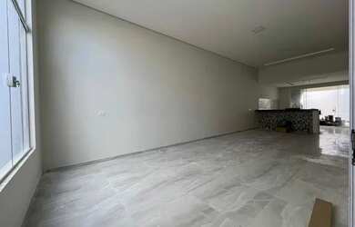 Imagem: A casa possui 3 Dormitórios, 4 Banheiros, 2 Vagas na garagem