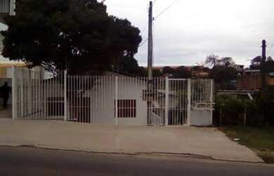 Imagem: A casa possui 2 Dormitórios, 1 Banheiro, 55m² de Área e