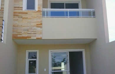 Imagem: A casa possui 2 Dormitórios, 1 Banheiro, 1 Vaga na garagem