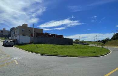 Imagem: O terreno possui 304m² de Área e está localizado em Jardins