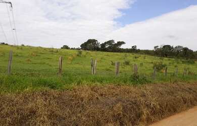 Imagem: O terreno possui 22.174m² de Área e está localizado em Loteamento