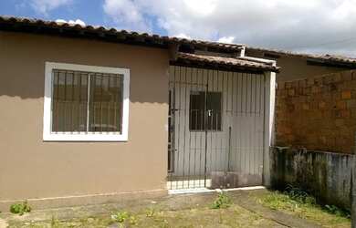 Imagem: A casa possui 2 Dormitórios, 1 Banheiro, 1 Vaga na garagem