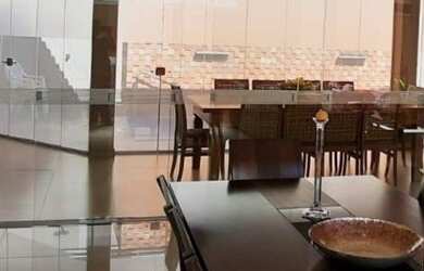 Imagem: A casa em condomínio possui 3 Dormitórios, 4 Banheiros, 4