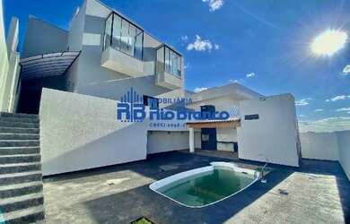 Imagem: A casa em condomínio possui 3 Dormitórios, 4 Banheiros e 339m²