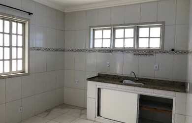 Imagem: A casa possui 2 Dormitórios, 1 Banheiro, 1 Vaga na garagem