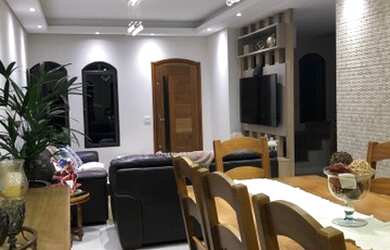 Imagem: A casa possui 3 Dormitórios, 3 Banheiros, 3 Vagas na garagem