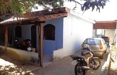 Imagem: A casa possui 2 Dormitórios, 2 Banheiros, 5 Vagas na garagem