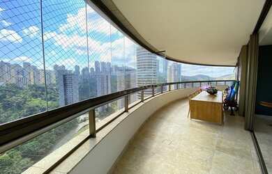 Imagem: O apartamento possui 4 Dormitórios, 5 Banheiros, 3 Vagas na