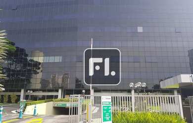 Imagem: O depósito possui 5 Vagas na garagem, 375m² de Área e está