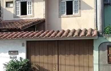 Imagem: A casa possui 2 Dormitórios, 1 Banheiro, 1 Vaga na garagem