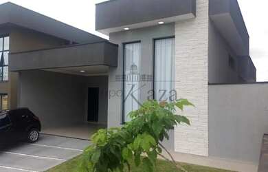 Imagem: A casa em condomínio possui 3 Dormitórios, 2 Banheiros, 4