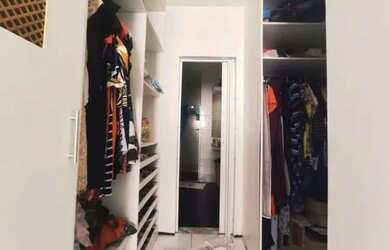 Imagem: A casa possui 3 Dormitórios, 1 Banheiro, 3 Vagas na garagem