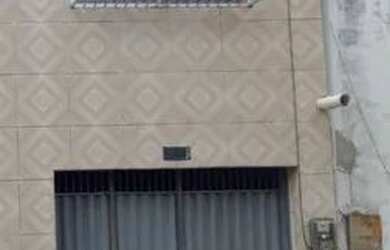 Imagem: A casa possui 3 Dormitórios, 2 Banheiros, 1 Vaga na garagem