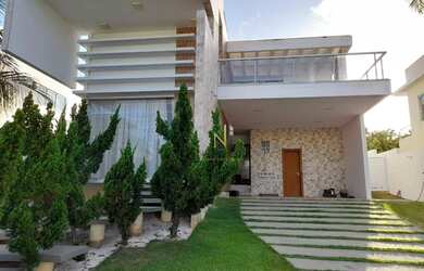 Imagem: A casa possui 4 Dormitórios, 1 Banheiro, 4 Vagas na garagem