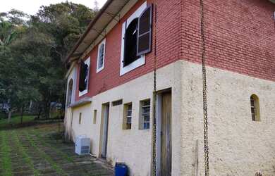 Imagem: A chácara possui 400m² de Área e está localizado em Centro