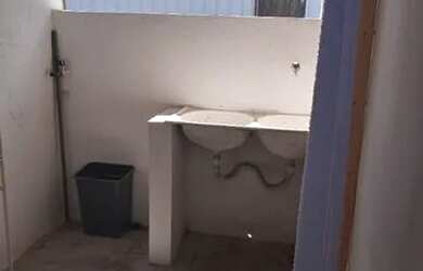 Imagem: A casa possui 1 Dormitório, 1 Banheiro e está localizado