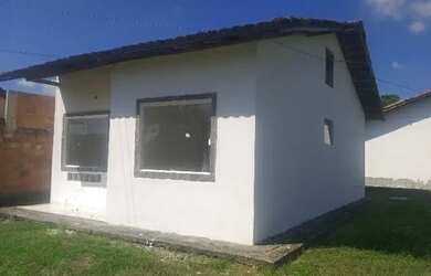 Imagem: A casa possui 2 Dormitórios, 1 Banheiro, 2 Vagas na garagem