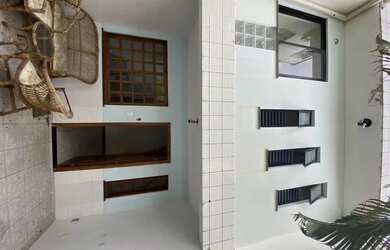 Imagem: A casa em condomínio para alugar possui 2 Dormitórios, 2 Banheiros