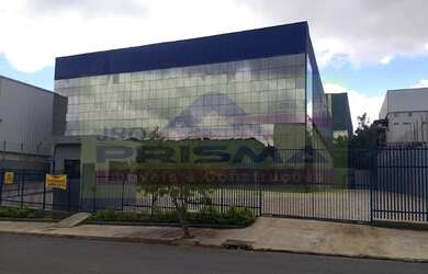 Imagem: O depósito possui 5 Vagas na garagem e 3100m² de Área e está