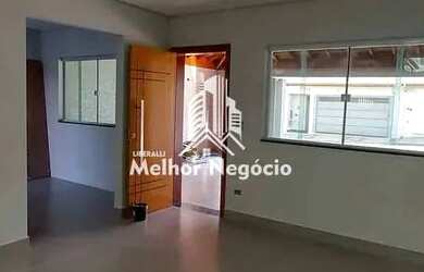 Imagem: A casa possui 3 Dormitórios, 2 Banheiros, 3 Vagas na garagem