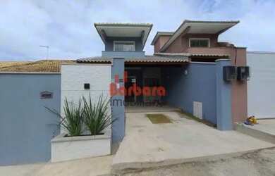 Imagem: A casa possui 3 Dormitórios, 4 Banheiros, 1 Vaga na garagem