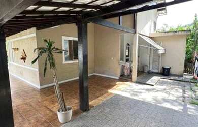 Imagem 4: CASA - UBA II - ITAIPU 4 qtos, 4 vagas, piscina, quintal e churrasqueira