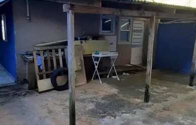 Imagem: A casa em condomínio possui 2 Dormitórios, 1 Banheiro, 3 Vagas