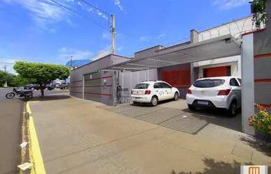 Imagem: O depósito possui 4 Vagas na garagem, 220m² de Área e está