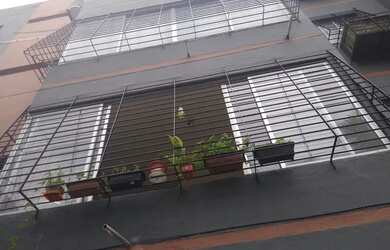 Imagem: O apartamento possui 1 Dormitório, 1 Banheiro, 1 Vaga na garagem