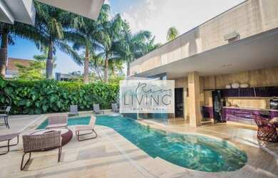 Imagem: A casa em condomínio possui 5 Dormitórios, 5 Banheiros, 1400m²