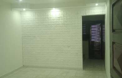 Imagem: A casa possui 4 Dormitórios, 2 Banheiros, 1 Vaga na garagem